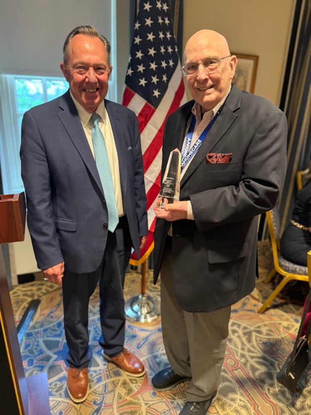 Mike_Receiving_Award-0001.jpg